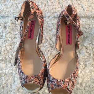 Platform floral sandals